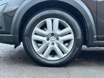 Dacia SANDERO STEPWAY 1.0 TCe Comfort Hatchback 5dr Petrol CVT Euro 6 (s/s) (90 ps) AA