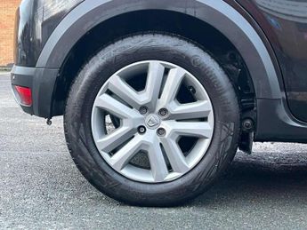 Dacia SANDERO STEPWAY 1.0 TCe Comfort Hatchback 5dr Petrol CVT Euro 6 (s/s) (90 ps) AA