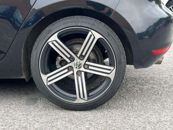 VOLKSWAGEN GOLF 2.0 TDI GT Hatchback 5dr Diesel DSG Euro 5 (140 ps)