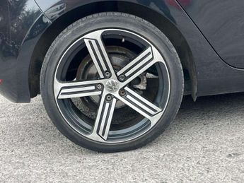 VOLKSWAGEN GOLF 2.0 TDI GT Hatchback 5dr Diesel DSG Euro 5 (140 ps)