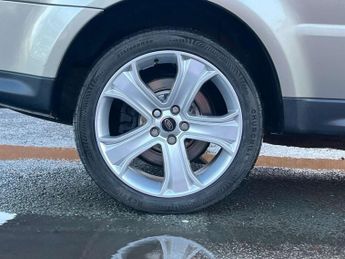 Land Rover RANGE ROVER SPORT 3.0 SD V6 HSE Black SUV 5dr Diesel Auto 4WD Euro 5 (255 bhp) AA 