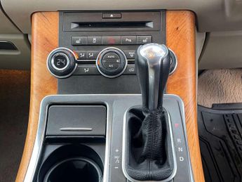Land Rover RANGE ROVER SPORT 3.0 TD V6 SE SUV 5dr Diesel CommandShift 4WD Euro 5 (245 ps) AA 