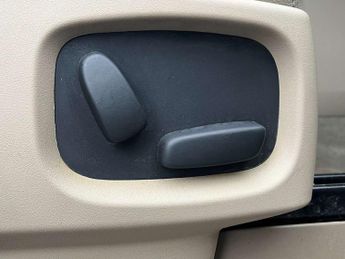 Land Rover RANGE ROVER SPORT 3.0 TD V6 SE SUV 5dr Diesel CommandShift 4WD Euro 5 (245 ps) AA 