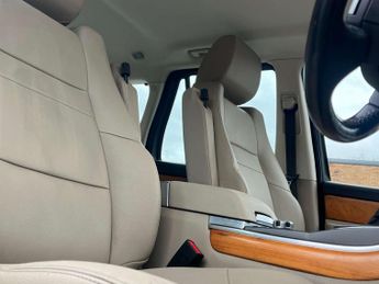 Land Rover RANGE ROVER SPORT 3.0 TD V6 SE SUV 5dr Diesel CommandShift 4WD Euro 5 (245 ps) AA 