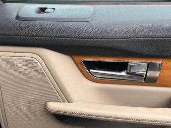 Land Rover RANGE ROVER SPORT 3.0 TD V6 SE SUV 5dr Diesel CommandShift 4WD Euro 5 (245 ps) AA 