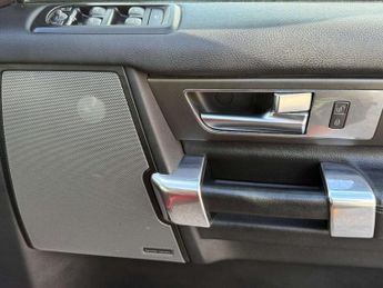 Land Rover DISCOVERY 4 3.0 SD V6 XS SUV 5dr Diesel Auto 4WD Euro 5 (255 bhp) AA INSPECT