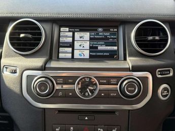 Land Rover DISCOVERY 4 3.0 SD V6 XS SUV 5dr Diesel Auto 4WD Euro 5 (255 bhp) AA INSPECT