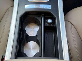 Land Rover RANGE ROVER EVOQUE 2.2 eD4 Pure Tech SUV 5dr Diesel Manual FWD Euro 5 (s/s) (150 ps