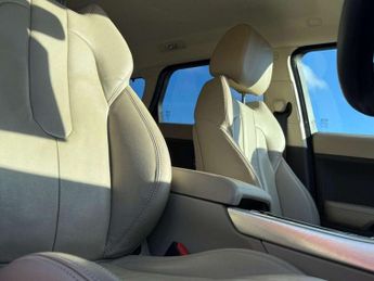 Land Rover RANGE ROVER EVOQUE 2.2 eD4 Pure Tech SUV 5dr Diesel Manual FWD Euro 5 (s/s) (150 ps