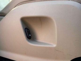 Land Rover RANGE ROVER EVOQUE 2.2 eD4 Pure Tech SUV 5dr Diesel Manual FWD Euro 5 (s/s) (150 ps