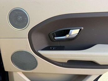 Land Rover RANGE ROVER EVOQUE 2.2 eD4 Pure Tech SUV 5dr Diesel Manual FWD Euro 5 (s/s) (150 ps