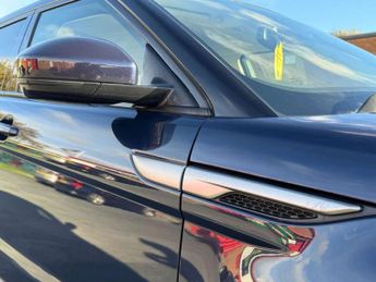 Land Rover RANGE ROVER EVOQUE 2.2 eD4 Pure Tech SUV 5dr Diesel Manual FWD Euro 5 (s/s) (150 ps