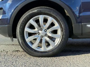 Land Rover RANGE ROVER EVOQUE 2.2 eD4 Pure Tech SUV 5dr Diesel Manual FWD Euro 5 (s/s) (150 ps