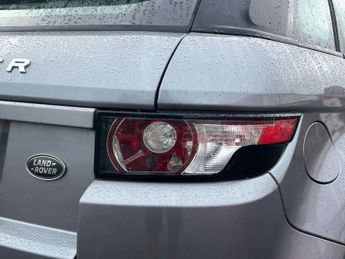 Land Rover RANGE ROVER EVOQUE 2.2 SD4 Pure Tech SUV 5dr Diesel Auto 4WD Euro 5 (s/s) (190 ps) 