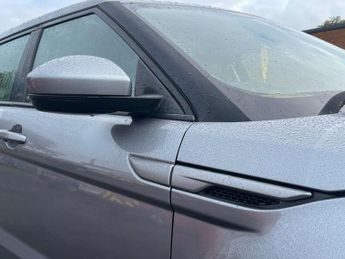 Land Rover RANGE ROVER EVOQUE 2.2 SD4 Pure Tech SUV 5dr Diesel Auto 4WD Euro 5 (s/s) (190 ps) 