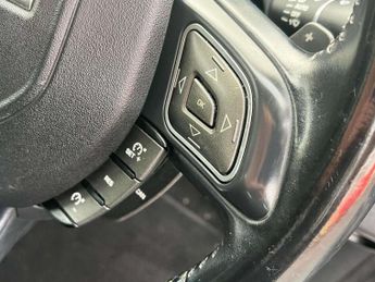 Land Rover RANGE ROVER EVOQUE 2.2 SD4 Pure Tech SUV 5dr Diesel Auto 4WD Euro 5 (s/s) (190 ps) 