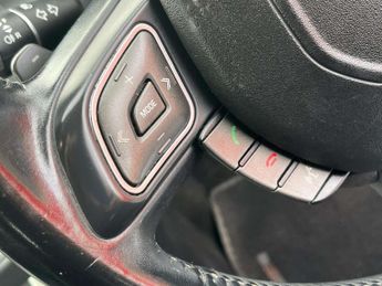 Land Rover RANGE ROVER EVOQUE 2.2 SD4 Pure Tech SUV 5dr Diesel Auto 4WD Euro 5 (s/s) (190 ps) 