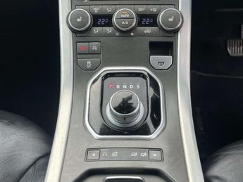 Land Rover RANGE ROVER EVOQUE 2.2 SD4 Pure Tech SUV 5dr Diesel Auto 4WD Euro 5 (s/s) (190 ps) 