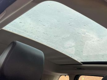 Land Rover RANGE ROVER EVOQUE 2.2 SD4 Pure Tech SUV 5dr Diesel Auto 4WD Euro 5 (s/s) (190 ps) 