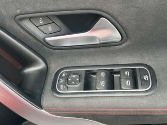 Mercedes-Benz A-CLASS 1.3 A200 AMG Line Hatchback 5dr Petrol 7G-DCT Euro 6 (s/s) (163 