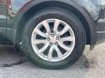 Land Rover RANGE ROVER EVOQUE 2.2 SD4 Pure Tech SUV 5dr Diesel Auto 4WD Euro 5 (s/s) (190 ps) 