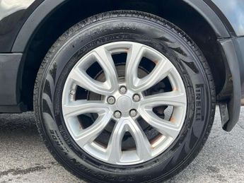 Land Rover RANGE ROVER EVOQUE 2.2 SD4 Pure Tech SUV 5dr Diesel Auto 4WD Euro 5 (s/s) (190 ps) 