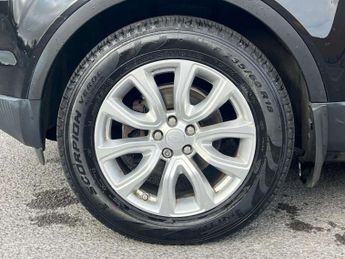 Land Rover RANGE ROVER EVOQUE 2.2 SD4 Pure Tech SUV 5dr Diesel Auto 4WD Euro 5 (s/s) (190 ps) 