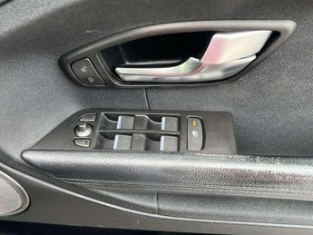 Land Rover RANGE ROVER EVOQUE 2.2 SD4 Pure Tech SUV 5dr Diesel Auto 4WD Euro 5 (s/s) (190 ps) 