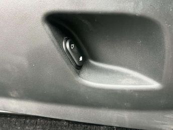 Land Rover RANGE ROVER EVOQUE 2.2 SD4 Pure Tech SUV 5dr Diesel Auto 4WD Euro 5 (s/s) (190 ps) 