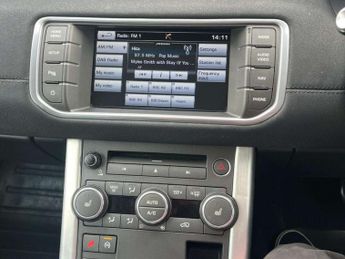 Land Rover RANGE ROVER EVOQUE 2.2 SD4 Pure Tech SUV 5dr Diesel Auto 4WD Euro 5 (s/s) (190 ps) 