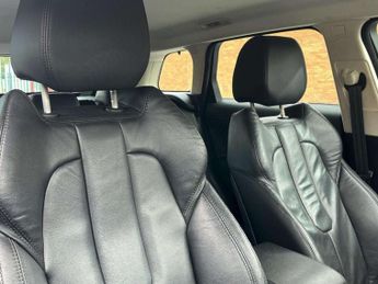 Land Rover RANGE ROVER EVOQUE 2.2 SD4 Pure Tech SUV 5dr Diesel Auto 4WD Euro 5 (s/s) (190 ps) 