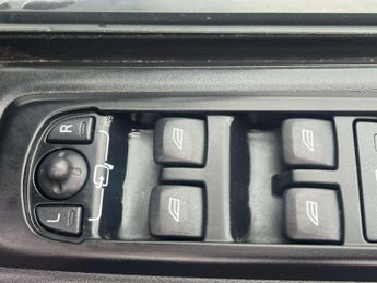 Land Rover RANGE ROVER SPORT 3.0 SD V6 HSE Black SUV 5dr Diesel Auto 4WD Euro 5 (255 bhp) AA 