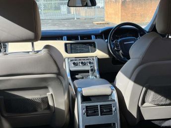 Land Rover RANGE ROVER SPORT 3.0 TD V6 SE SUV 5dr Diesel Auto 4WD Euro 5 (s/s) (258 ps) AA IN