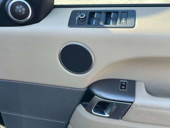 Land Rover RANGE ROVER SPORT 3.0 TD V6 SE SUV 5dr Diesel Auto 4WD Euro 5 (s/s) (258 ps) AA IN