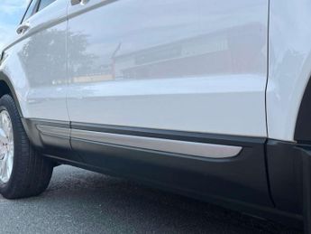 Land Rover RANGE ROVER EVOQUE 2.2 eD4 Pure Tech SUV 5dr Diesel Manual FWD Euro 5 (s/s) (150 ps