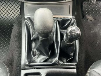 Mitsubishi L200 2.5 DI-D Barbarian Black Pickup Double Cab 4dr Diesel Manual 4WD