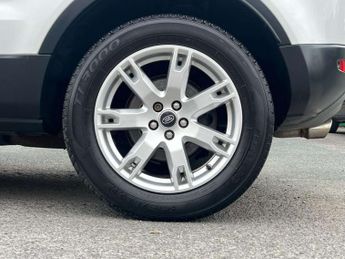 Land Rover RANGE ROVER EVOQUE 2.2 SD4 Pure SUV 5dr Diesel Auto 4WD Euro 5 (s/s) (190 ps) AA IN