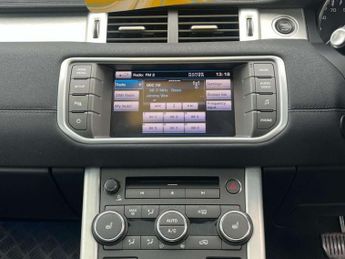 Land Rover RANGE ROVER EVOQUE 2.2 SD4 Pure SUV 5dr Diesel Auto 4WD Euro 5 (s/s) (190 ps) AA IN