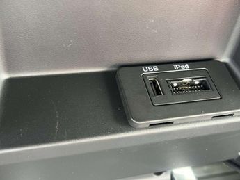 Land Rover RANGE ROVER SPORT 3.0 TD V6 HSE SUV 5dr Diesel CommandShift 4WD Euro 5 (245 ps) AA