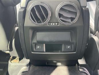 Land Rover RANGE ROVER SPORT 3.0 TD V6 HSE SUV 5dr Diesel CommandShift 4WD Euro 5 (245 ps) AA