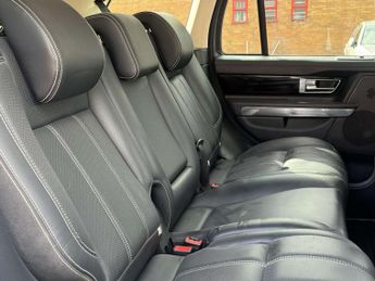 Land Rover RANGE ROVER SPORT 3.0 TD V6 HSE SUV 5dr Diesel CommandShift 4WD Euro 5 (245 ps) AA