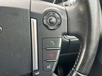 Land Rover RANGE ROVER SPORT 3.0 TD V6 HSE SUV 5dr Diesel CommandShift 4WD Euro 5 (245 ps) AA