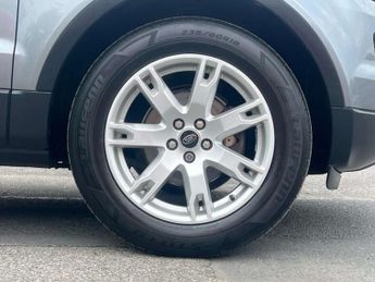 Land Rover RANGE ROVER EVOQUE 2.2 SD4 Pure SUV 5dr Diesel Manual 4WD Euro 5 (s/s) (190 ps) AA 