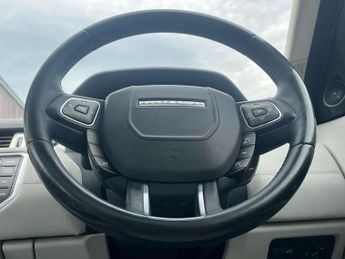 Land Rover RANGE ROVER EVOQUE 2.2 SD4 Pure SUV 5dr Diesel Manual 4WD Euro 5 (s/s) (190 ps) AA 