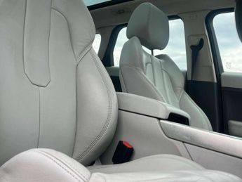 Land Rover RANGE ROVER EVOQUE 2.2 SD4 Pure SUV 5dr Diesel Manual 4WD Euro 5 (s/s) (190 ps) AA 