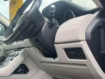 Land Rover RANGE ROVER EVOQUE 2.2 SD4 Pure SUV 5dr Diesel Manual 4WD Euro 5 (s/s) (190 ps) AA 