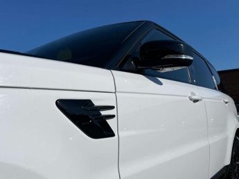 Land Rover RANGE ROVER SPORT 3.0 D250 MHEV HSE SUV 5dr Diesel Auto 4WD Euro 6 (s/s) (250 ps) 