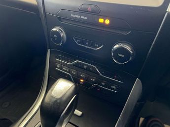 FORD EDGE 2.0 Edge Titanium TDCi Auto 4WD 5dr