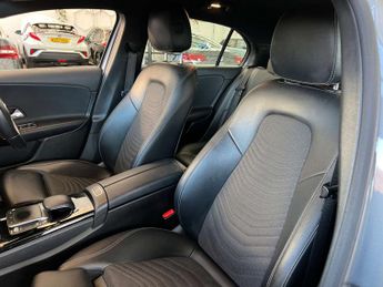 MERCEDES-BENZ A-CLASS 1.3 A 180 SE Auto 5dr