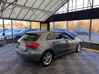 MERCEDES-BENZ A-CLASS 1.3 A 180 SE Auto 5dr
